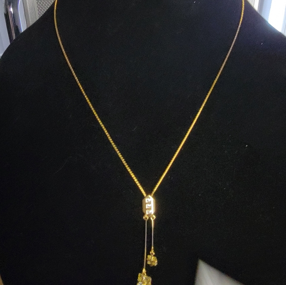 Fifth Avenue necklace and earrings set - Picture 5 of 6